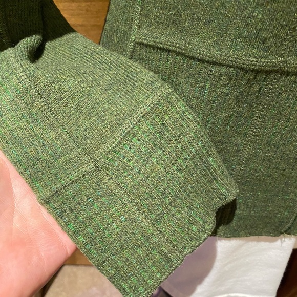 Mountain Hardwear Women's Green Zipup Jacket - Picture 7 of 10